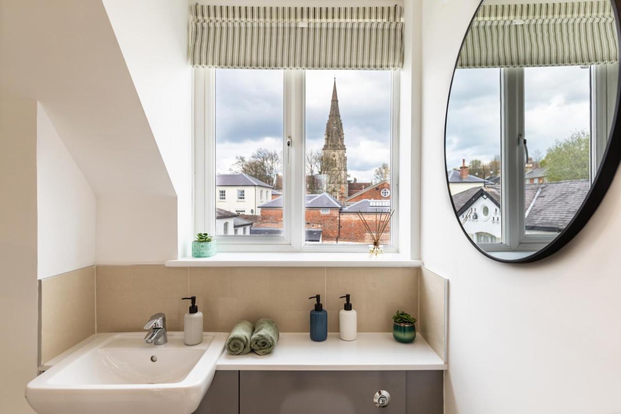4 Bed City House With Private Garden And Parking Winchester Zewnętrze zdjęcie
