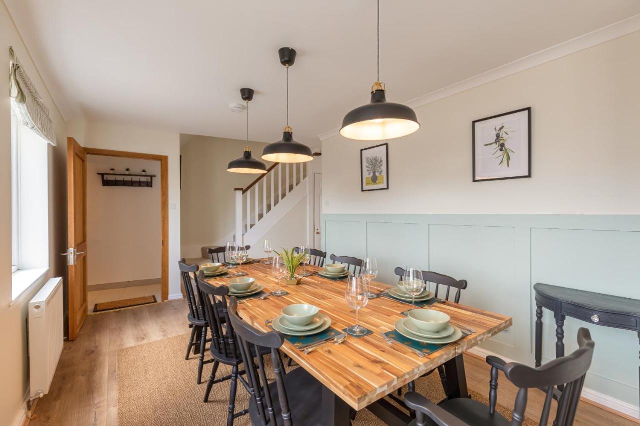 4 Bed City House With Private Garden And Parking Winchester Zewnętrze zdjęcie